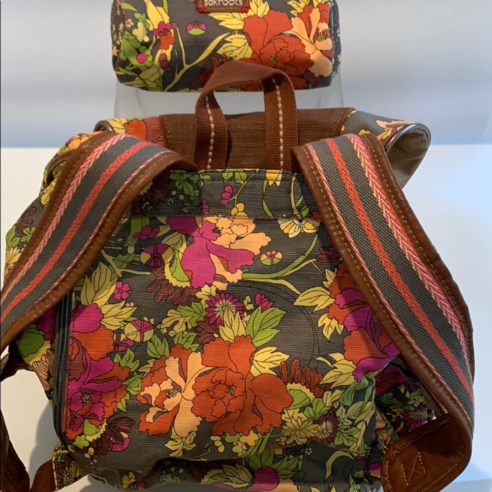 Backpack - Picture 3 of 4